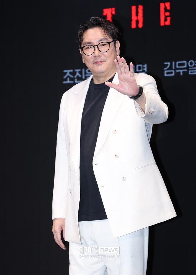 網友更懷疑該海報是故意針對趙震雄