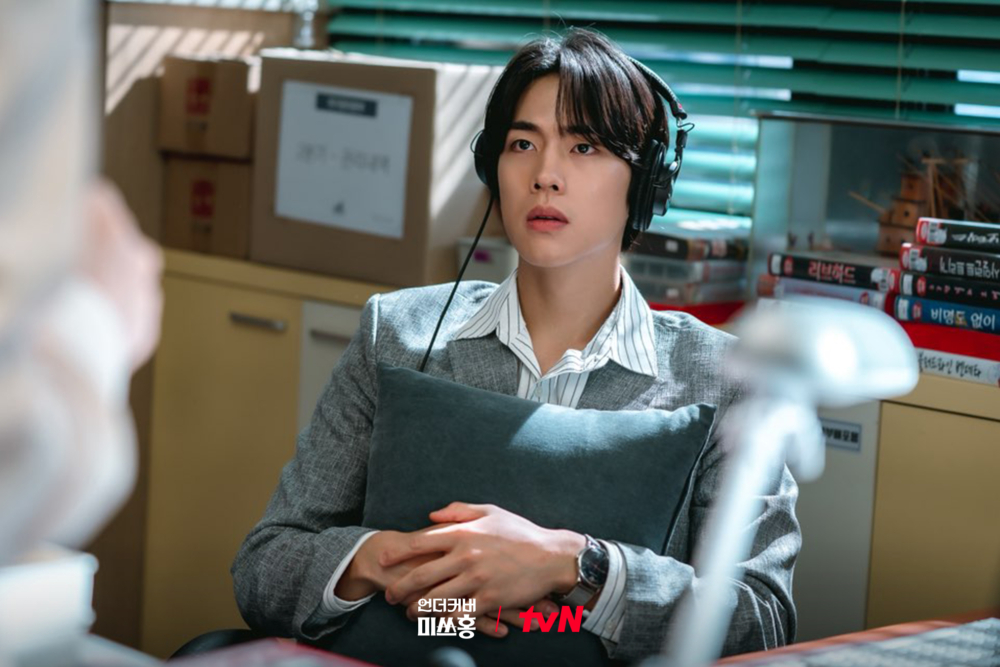 曹瀚結飾演韓民證券會長的外孫「阿爾伯特·吳」