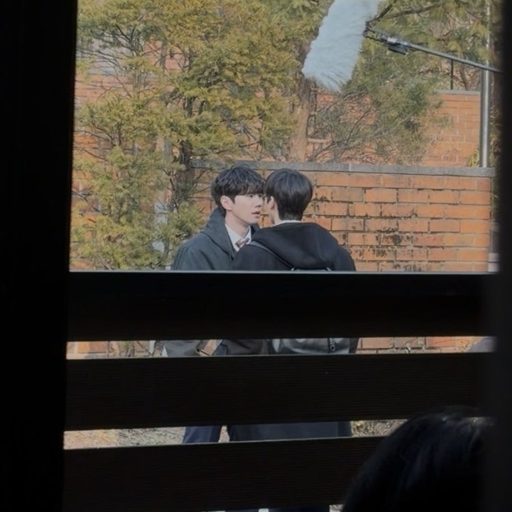 宋江&李濬榮新劇《四手聯彈》校服路透