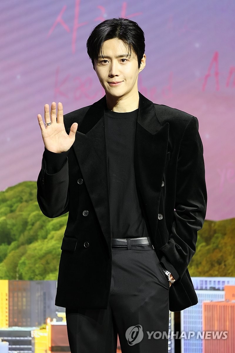 金宣虎被質疑用家族法人逃稅