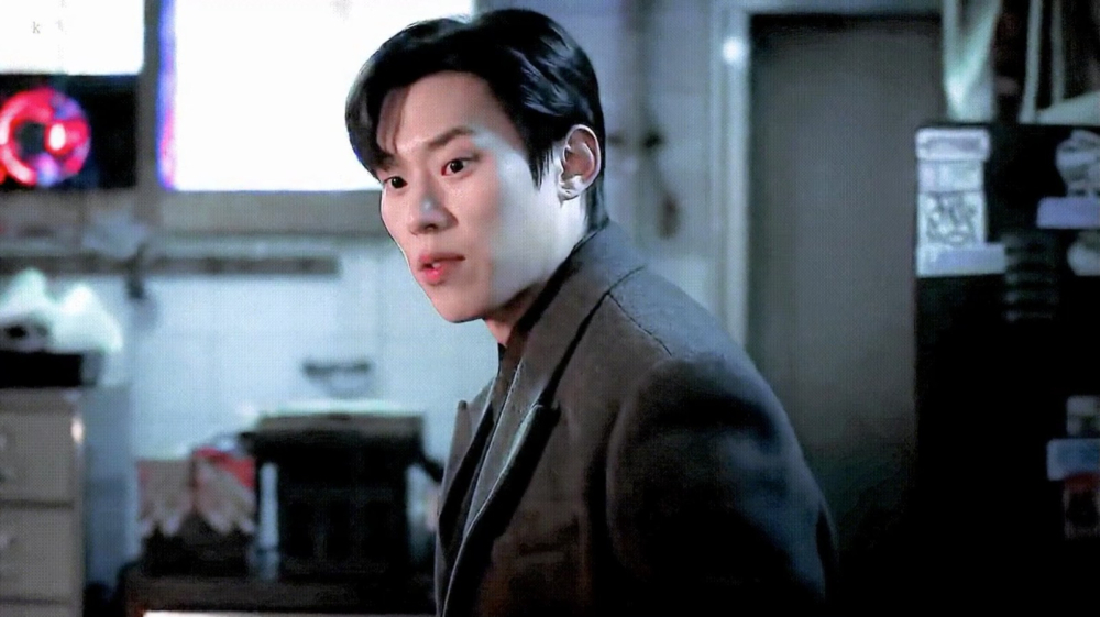 金聖喆則有望飾演精神健康醫學中心的受僱醫生「南智傲」