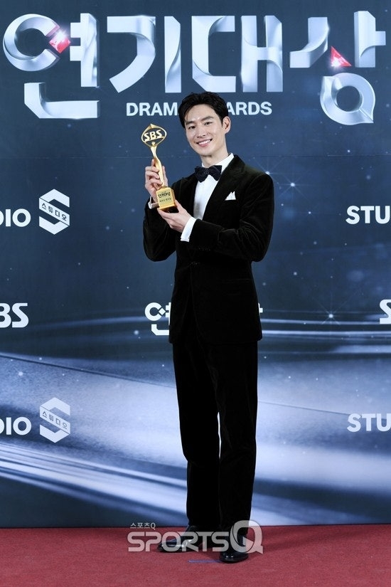 二度奪下SBS演技大賞最高榮譽「大賞」