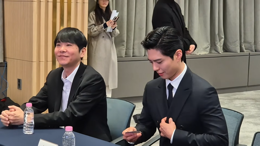 朴宝剑与韩国围棋界传奇李世乭相见欢
