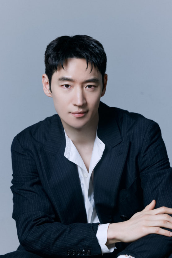 李帝勳在劇中飾演明星律師「權白」