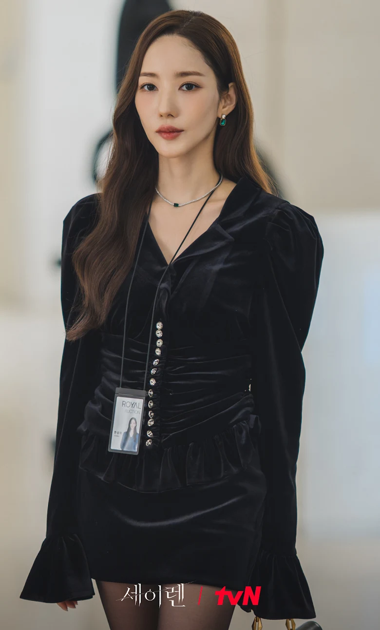 朴敏英在《魔女之吻》中受到雙頰凹陷