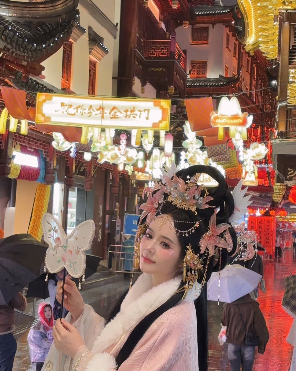 韓佳人網紅妝攝影側拍照