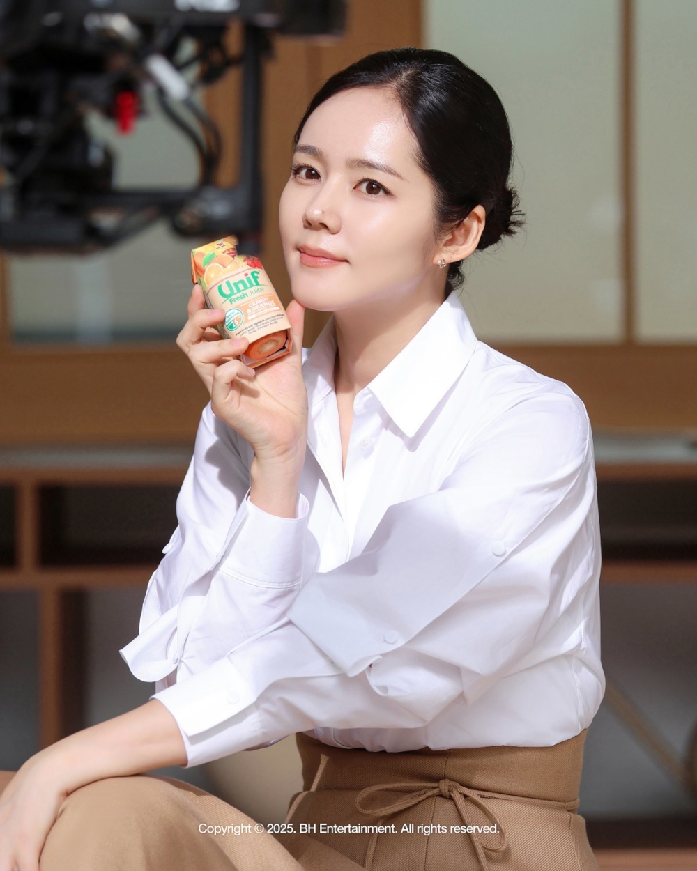 韓佳人是韓國演藝圈公認的「天然美女」