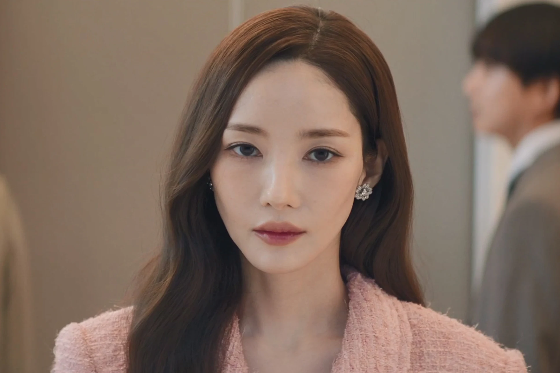 朴敏英在《魔女之吻》中受到雙頰凹陷