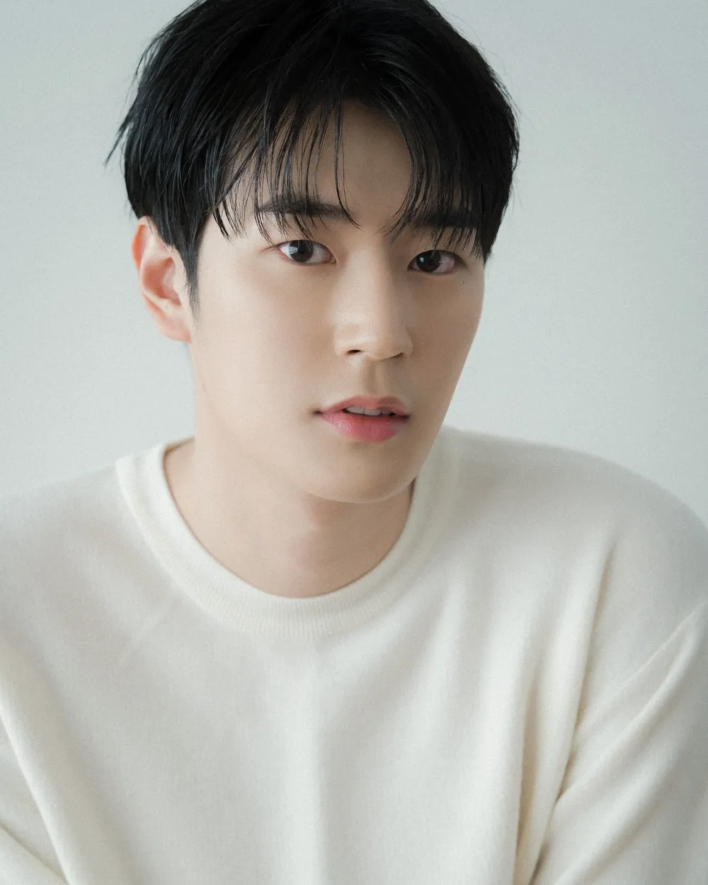 朴栖含飾演女主角的竹馬兼保鑣