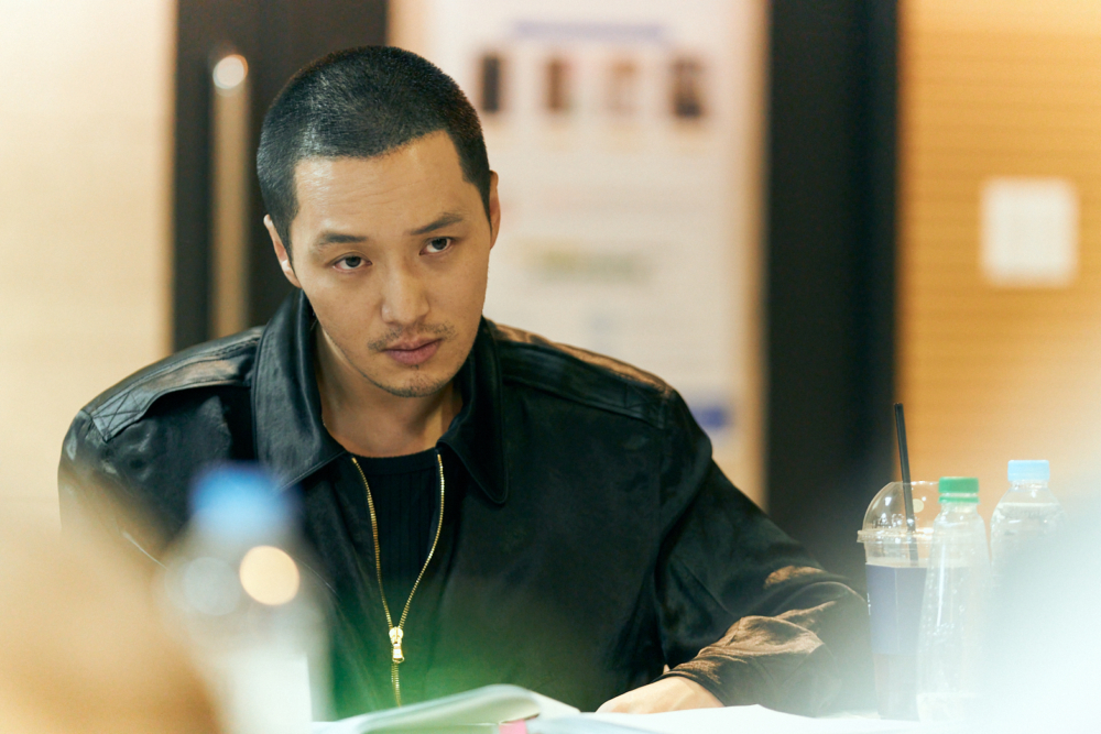 卞約漢飾演負責打理權氏家族大小雜物的「朴基泰」