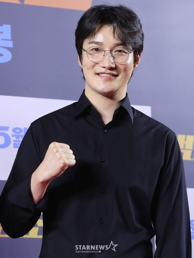 許棟元飾演道河的父親「俊基」