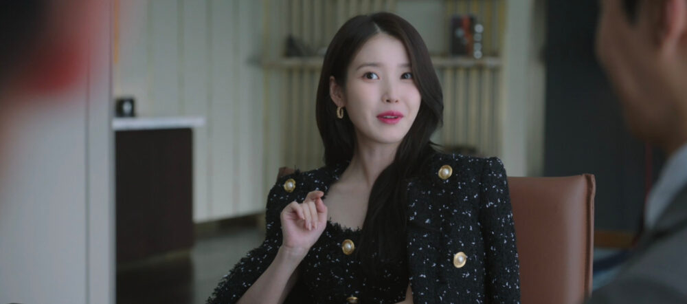 劇中IU也將兩人認錯