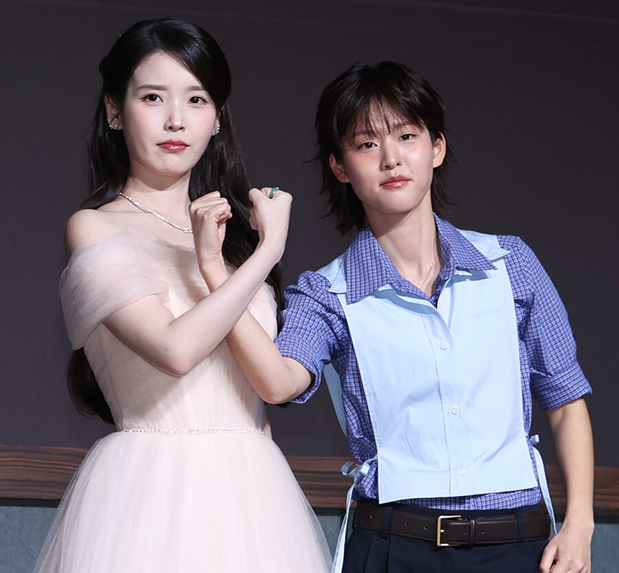 IU與李妍劇外也成為好友