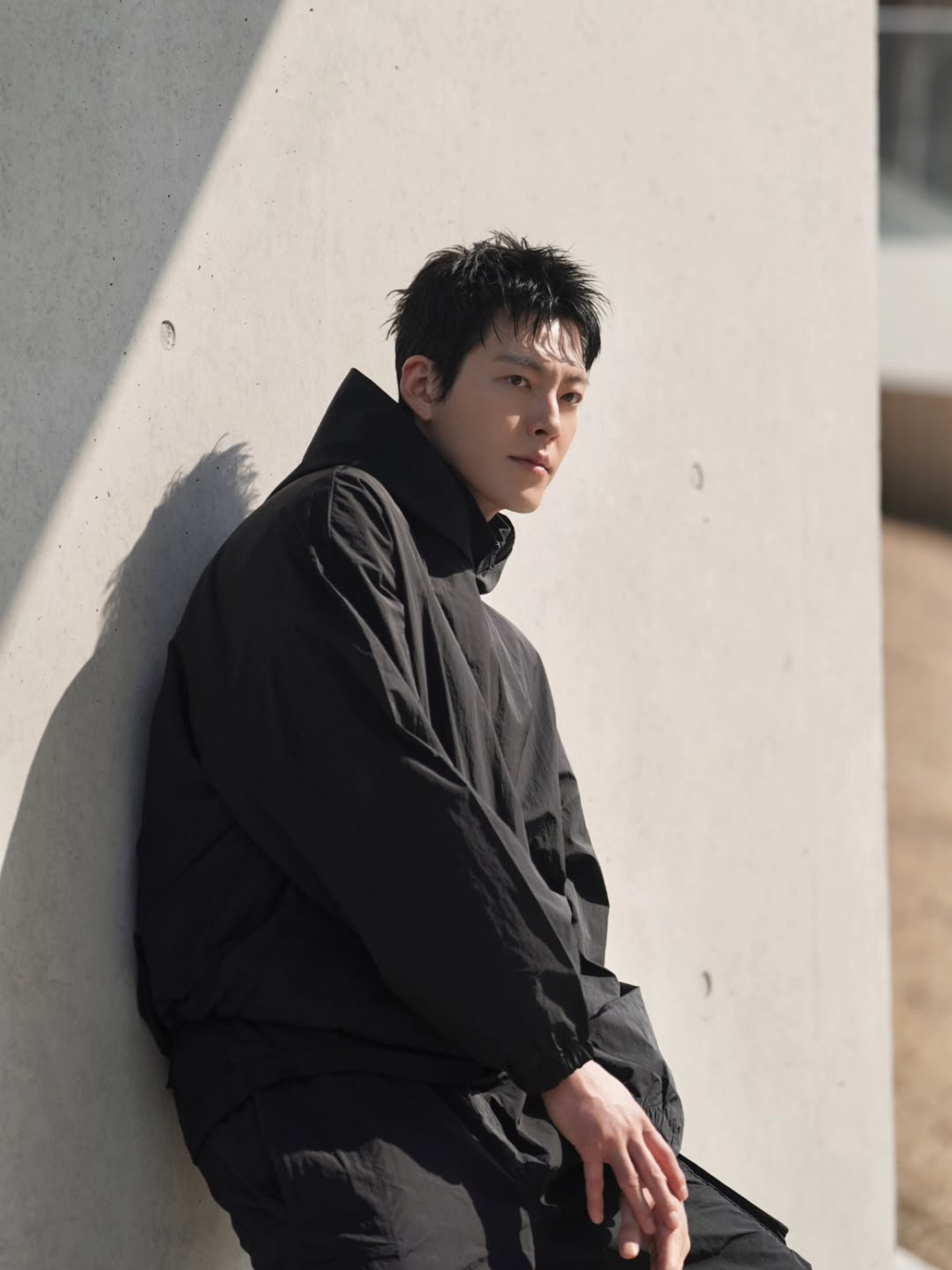 金宇彬婚後狀態更佳！為新劇《Gift》增肌剪髮，超狂「太平洋肩寬」網全看呆～ 