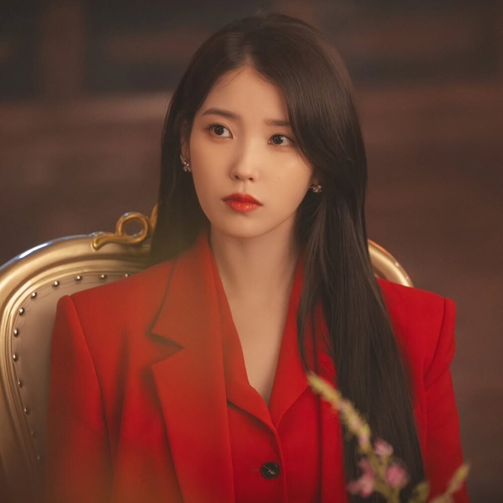 IU 飾「成熙周」
