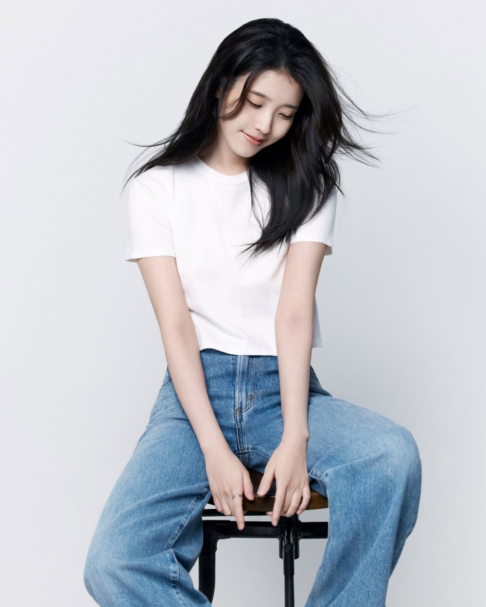IU最新公式照