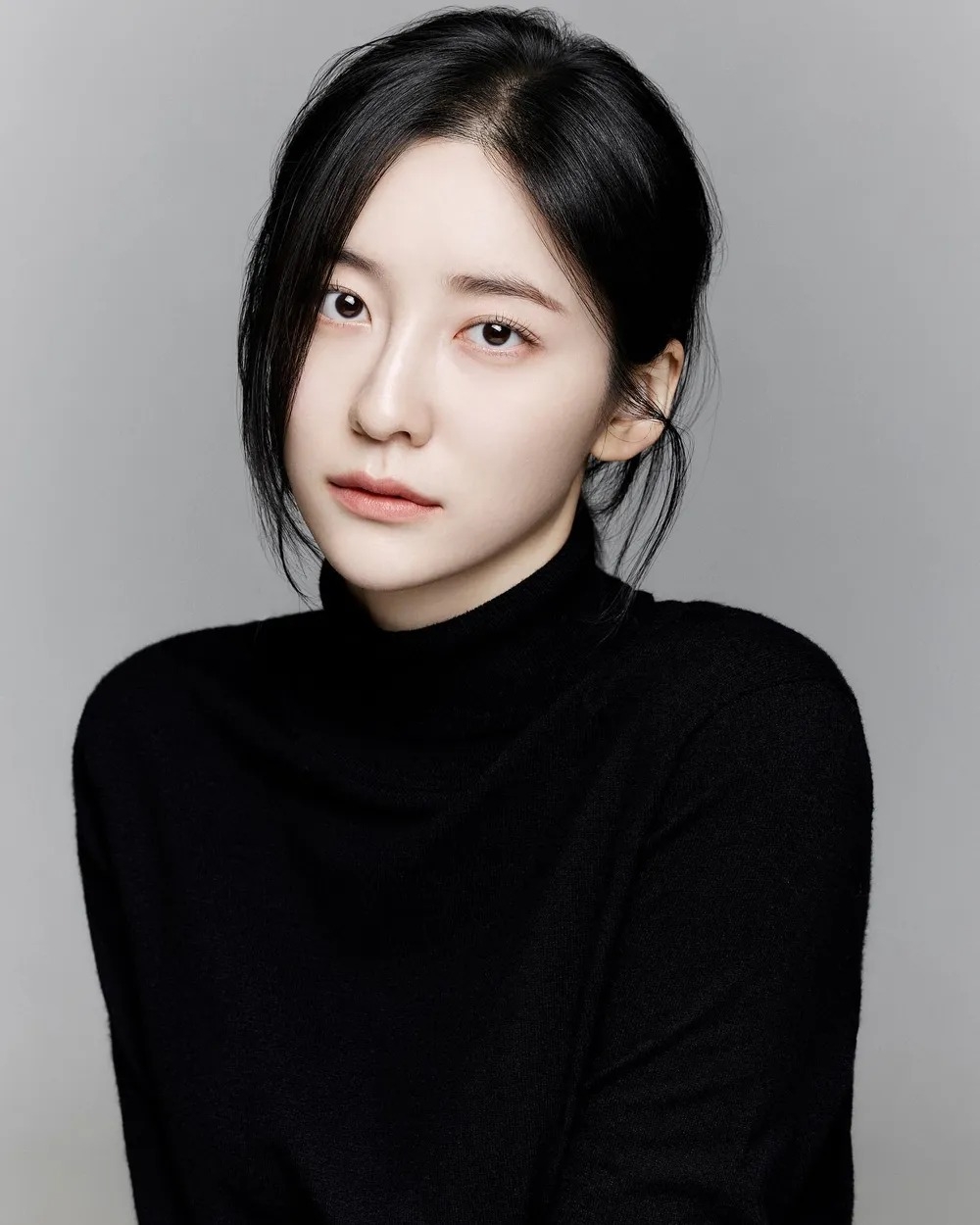 朴智賢則飾演「Triangle」中的天籟主音兼門面「多美」