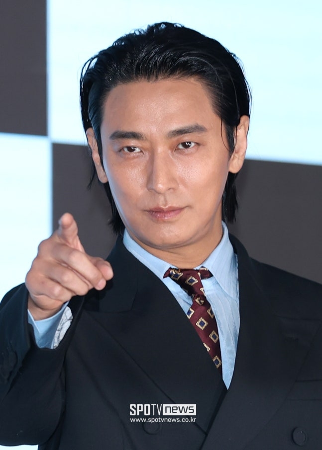 ：南佶哥講話加太多『味精』(誇大其詞)了，他應該是忙著講話，忘記自己說過什麼吧