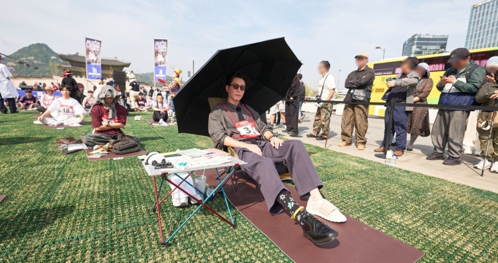 崔元英參加「發呆大賽」