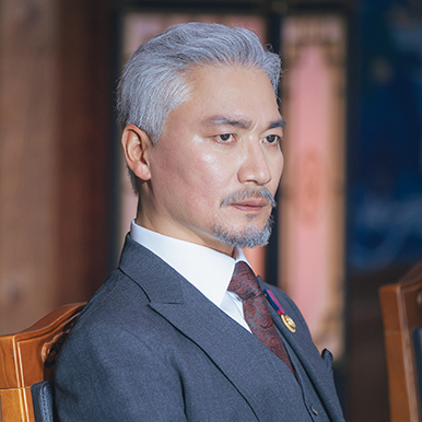 趙在允在《21世紀大君夫人》中飾演仁平府院君「尹成源」