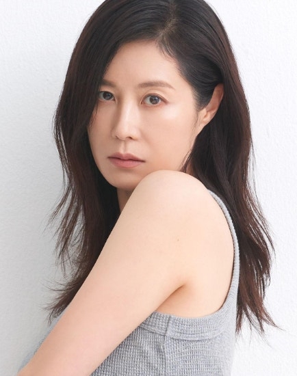文素利則將飾演外號「愛管閒事精」24 小時都停不下來的「 張淑珍」