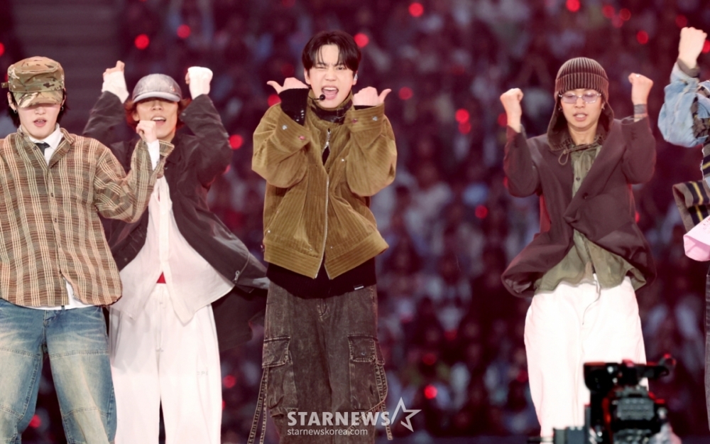 李濬榮「AAA 2026」表演舞台