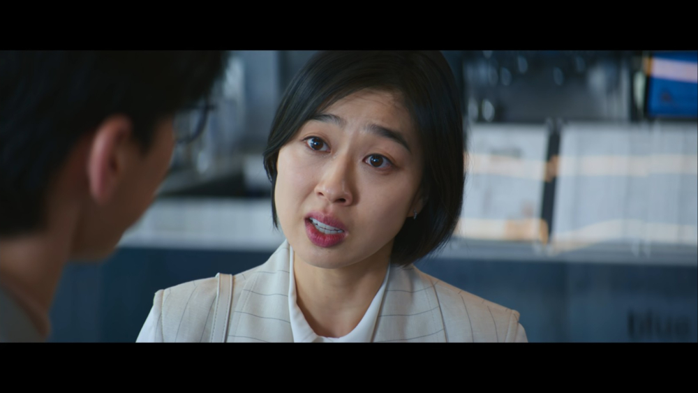 朴智妍飾演的宇振媽媽因對兒子過度保護引發大量討論