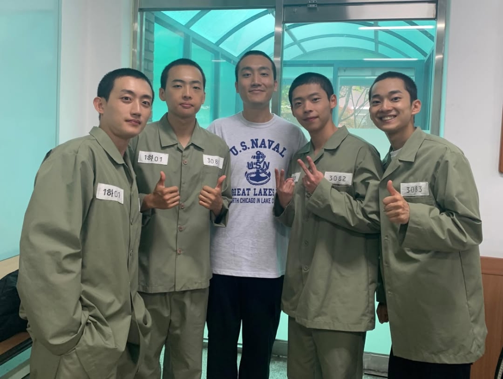張耀勳親自在現場直接剃髮上陣