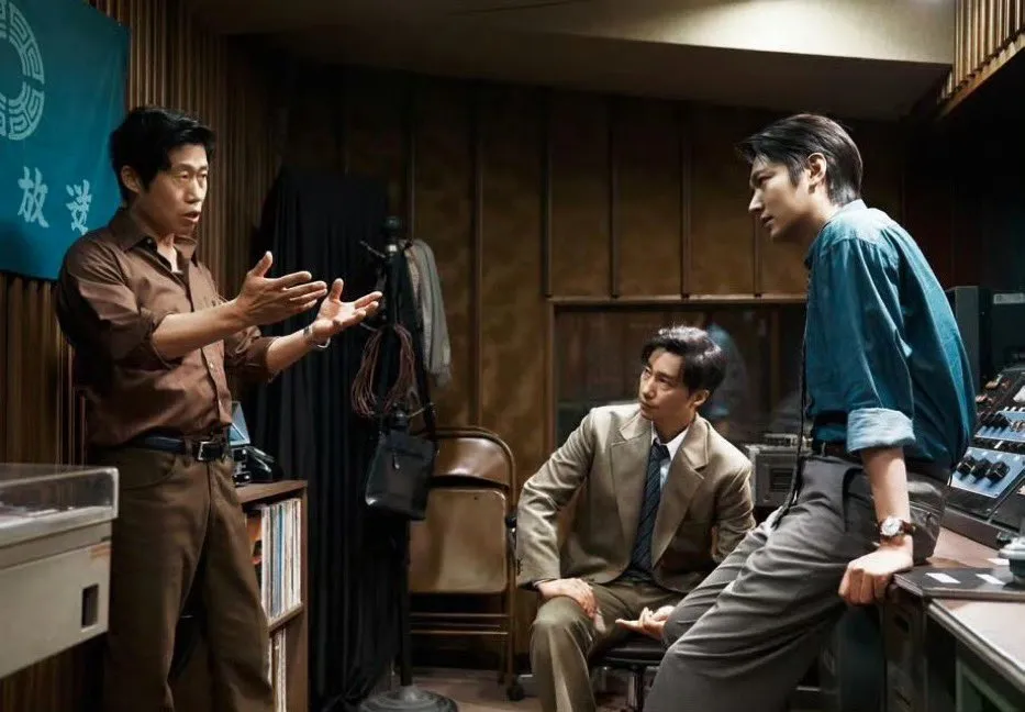 李敏鎬與柳海真、朴海日共同主演電影《暗殺者(們)》
