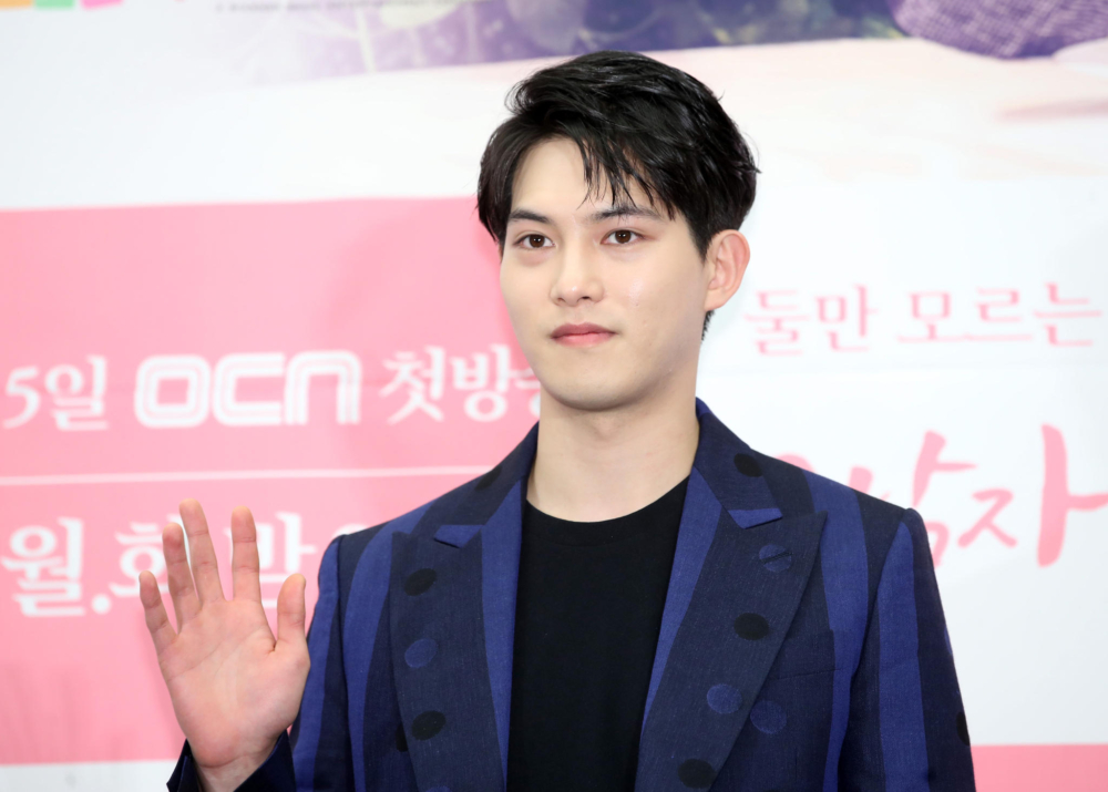 前CNBLUE成員李宗泫時隔8年公開近況