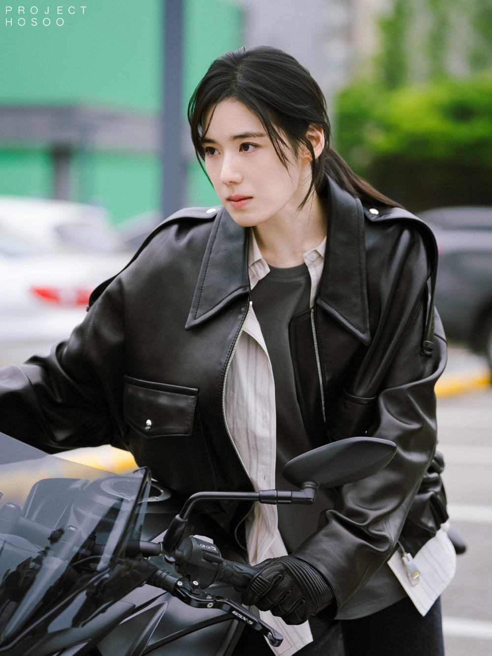 鄭恩彩女警造型