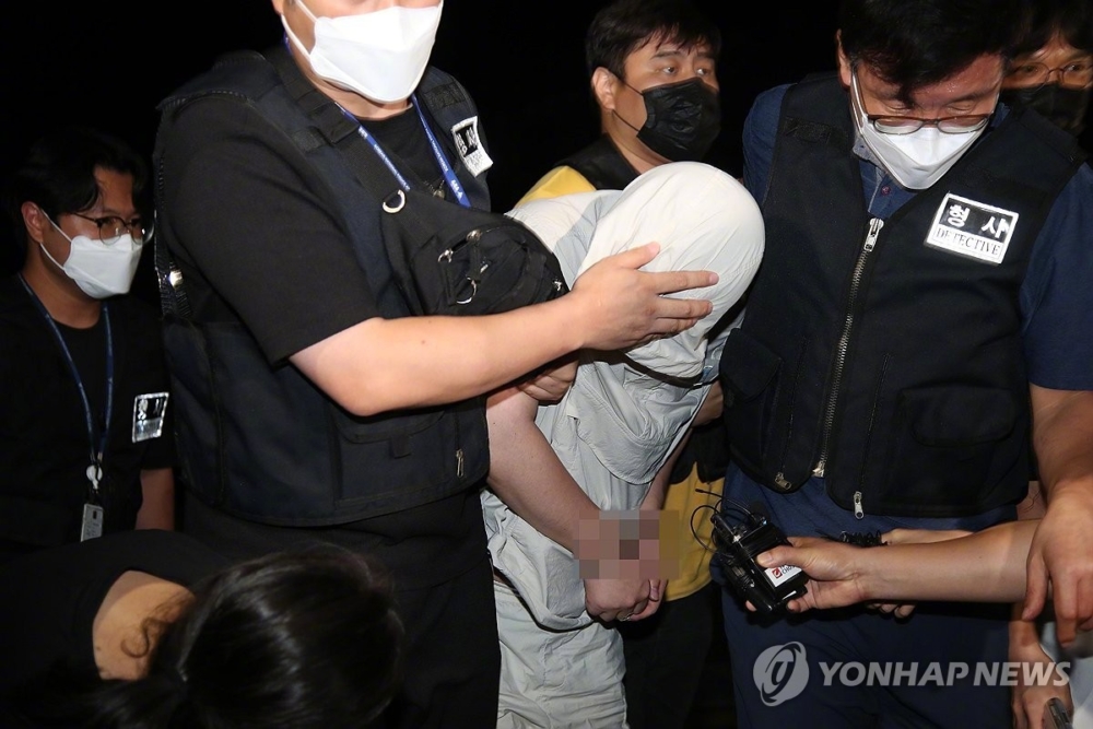 嫌疑犯鄭某遭逮捕