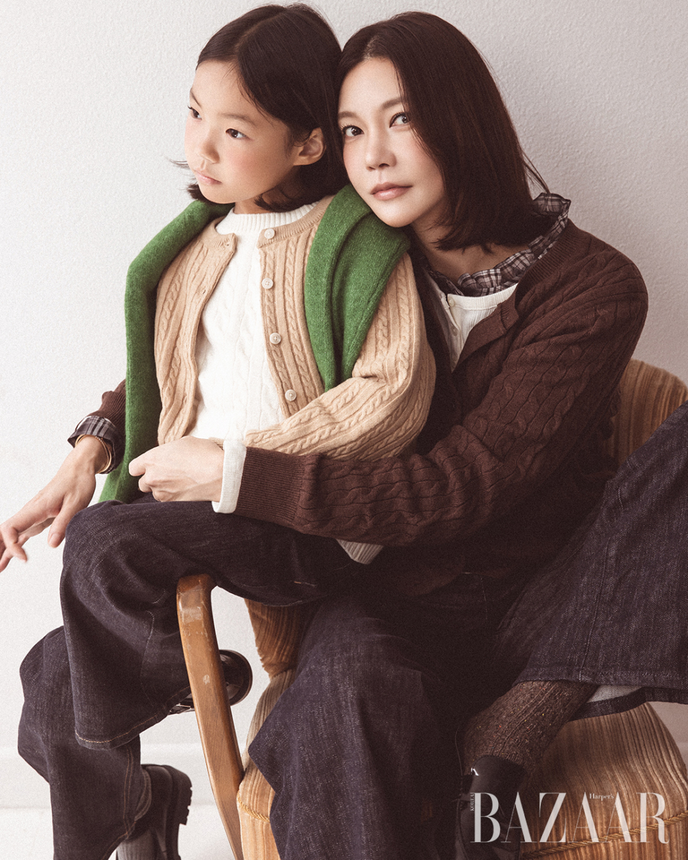 原本拍攝時只打算讓女兒露側臉和背影，沒想到女兒表現得實在太棒了，最終決定將正臉照也一起公開