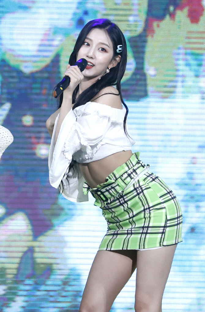 鄭叡仁是女團Lovelyz出身