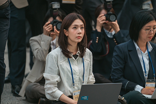 白珍熙出演《法官李漢英》