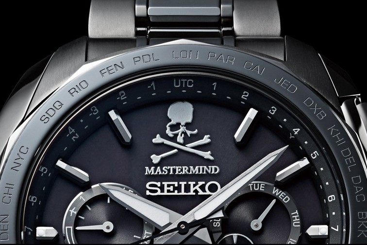 十二時刻度能見Seiko品牌標誌和「MASTERMIND」字樣
