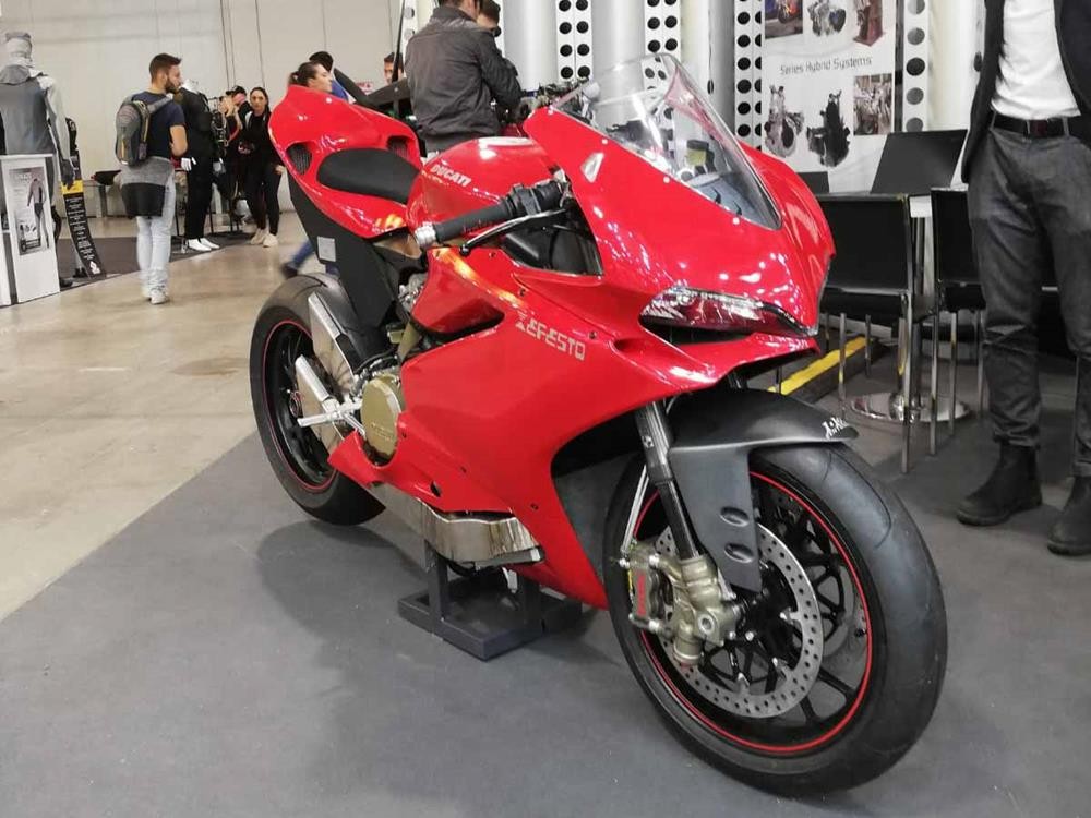 Efesto展出了品牌最新研發的產品「The Efesto hybrid superbike」