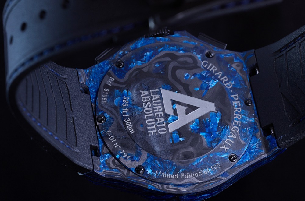 Laureato Absolute Rock搭載了GP03300-1058自動上鍊機芯,