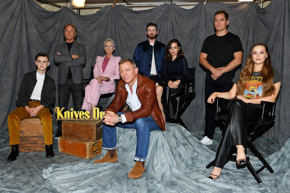 由Daniel Craig領銜主演的黑色懸疑犯罪喜劇片《Knives Out》即將於下週上架,電影雲集星光熠熠卡士陣容,包括「美國隊長」Chris Evans和新一代「Bond女郎」Ana de Armas