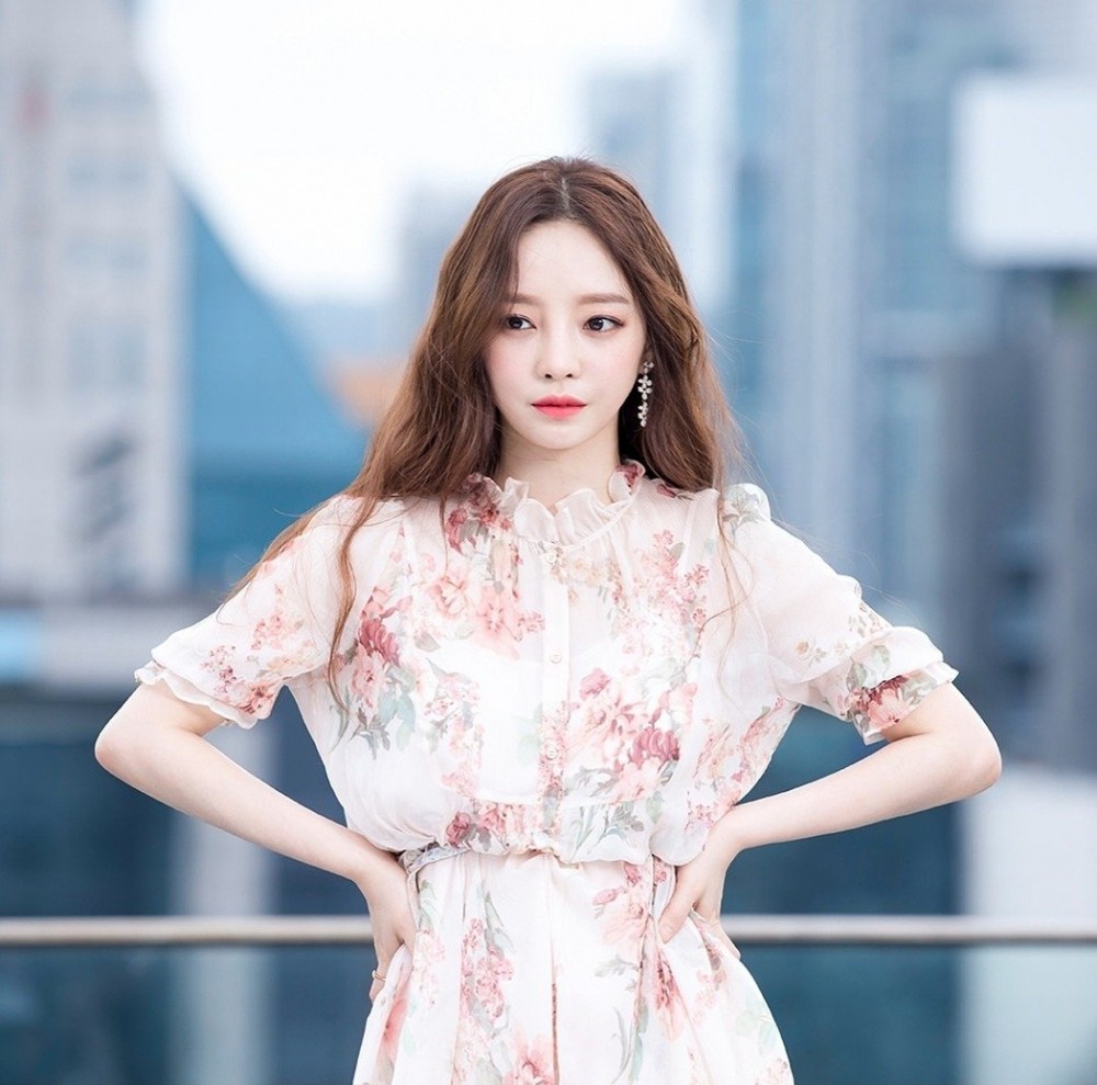 被經紀人公司證實患有抑鬱症的Hara,曾於今年五月於網上發佈一些負面言論和顯示出有尋死的跡象,幸好當時救援人員及時將Hara從死神手中救出