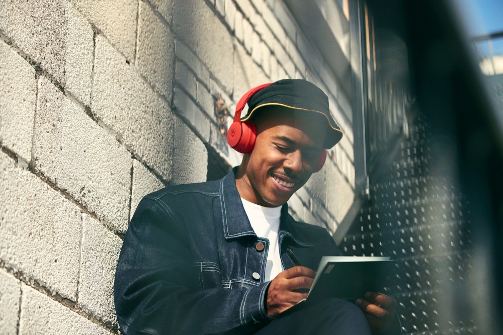 Solo Pro是由品質早前的Solo HD、Solo 2 Wireless和Solo 3 Wireless演化出來的產品,除了撘Apple裝置音訊分享功能和H1晶片驅動外,還能快速連一Apple裝置和支援「Hey Siri」及Google Assistant的功能
