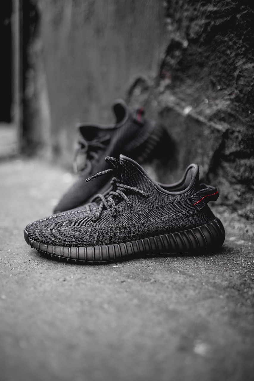 YEEZY BOOST 350 V2