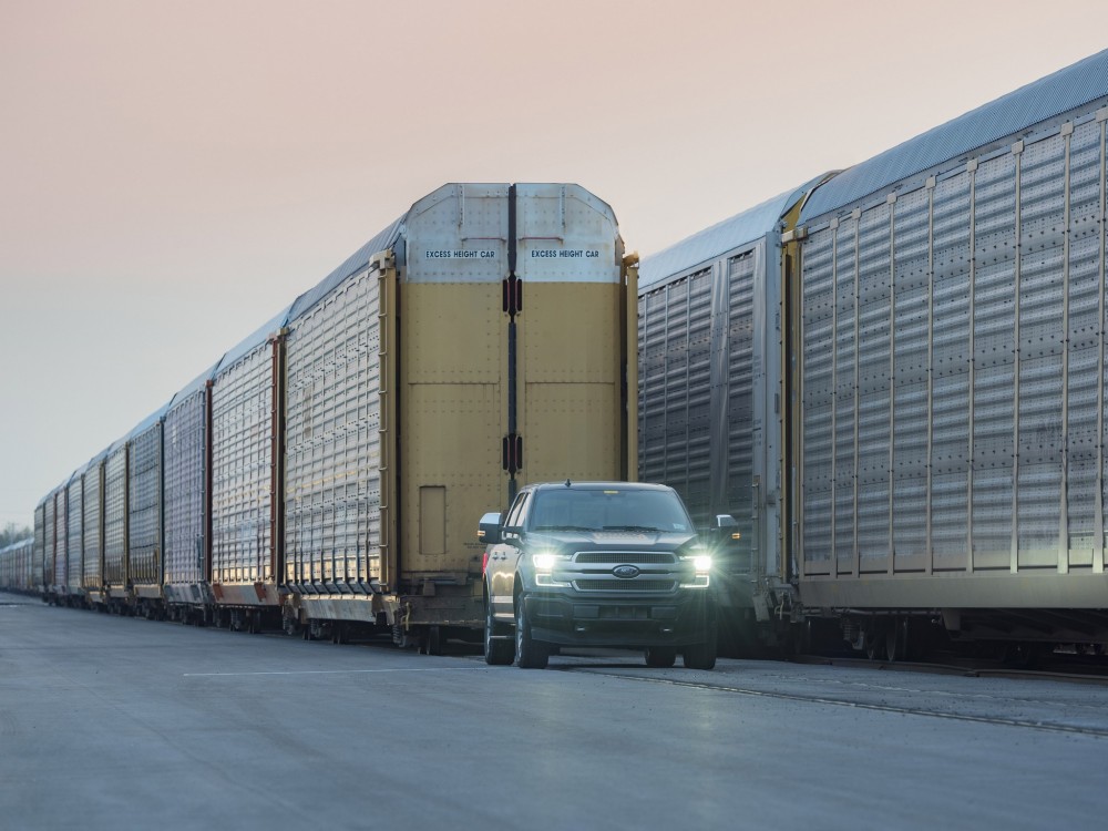 官方日前更發佈純電版Ford F-150原型車的首批測試圖片