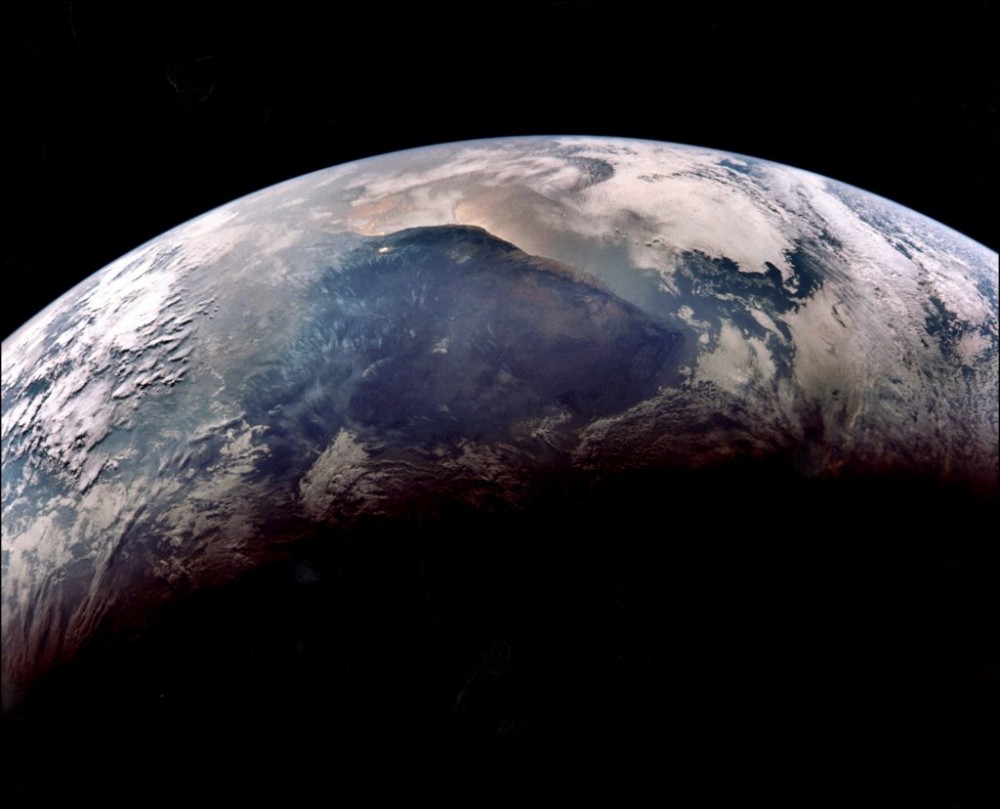 據NASA聲稱,TOI 700d的宿主恆星TOI 700體積為太陽的四成,表面溫度僅有太陽的一半