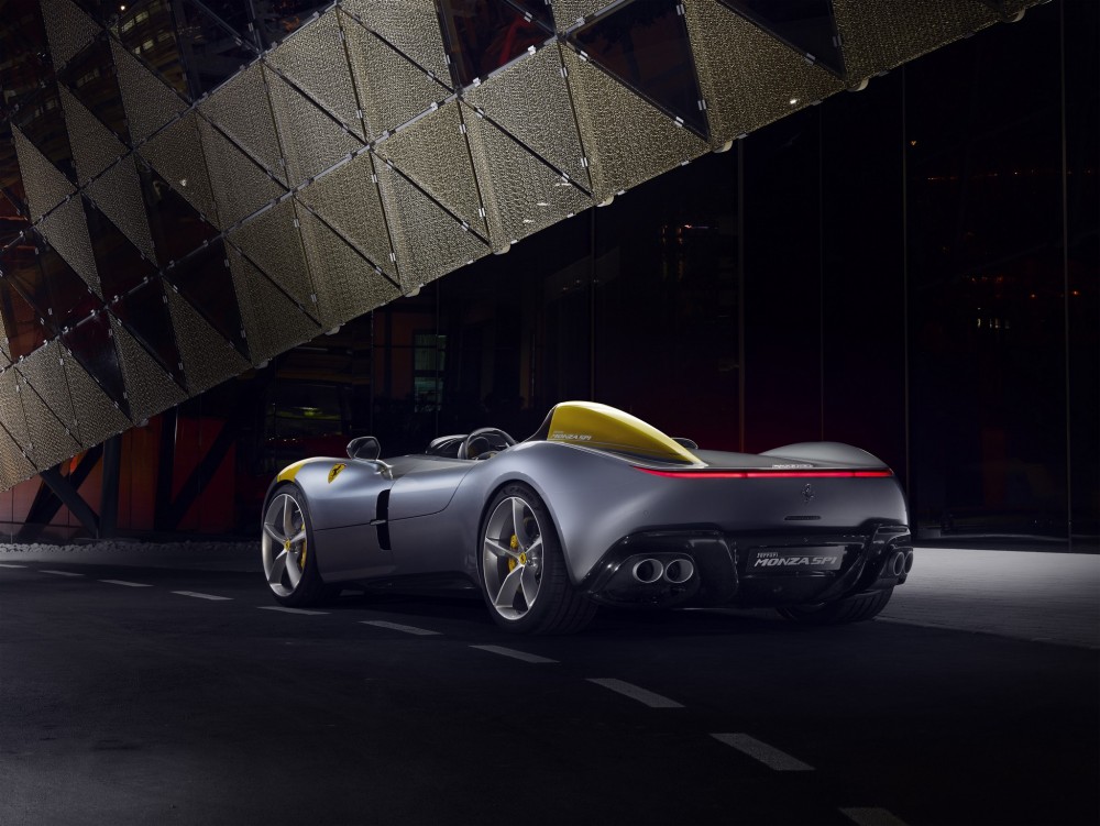 【單座超跑】讓專業的來!前F1冠軍實測「無頂」Ferrari Monza SP1!3