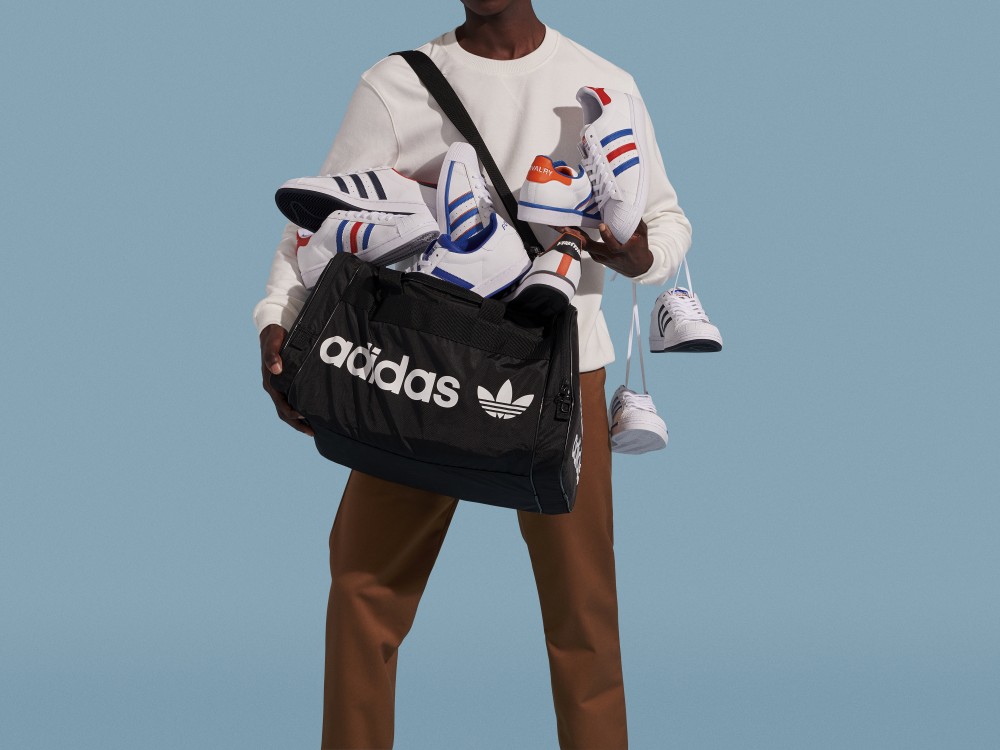 若要選出adidas Originals最具代表性的鞋款,推出至今已有50年歷史的SUPERSTAR當然是必然之選,它更獲BBC評選為歷史上最重要的鞋款之一