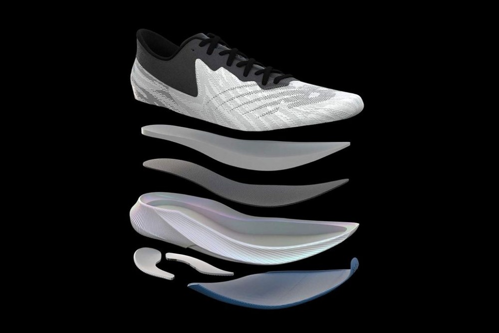 New Balance FuelCell跑鞋系列一向也深受跑步愛好者追捧,主要原因是其輕巧、舒適的中底設計