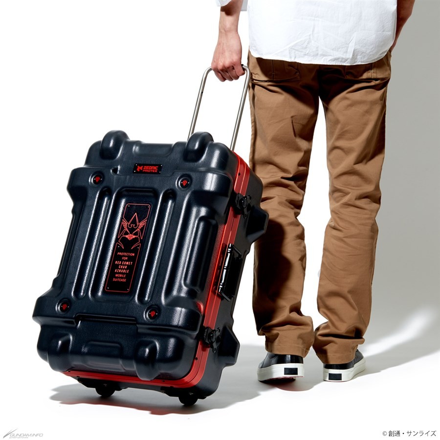 馬沙款式則會刻上「PROTECTION FOR RED COMET CHAR AZNABLE MOBILE SUITCASE」