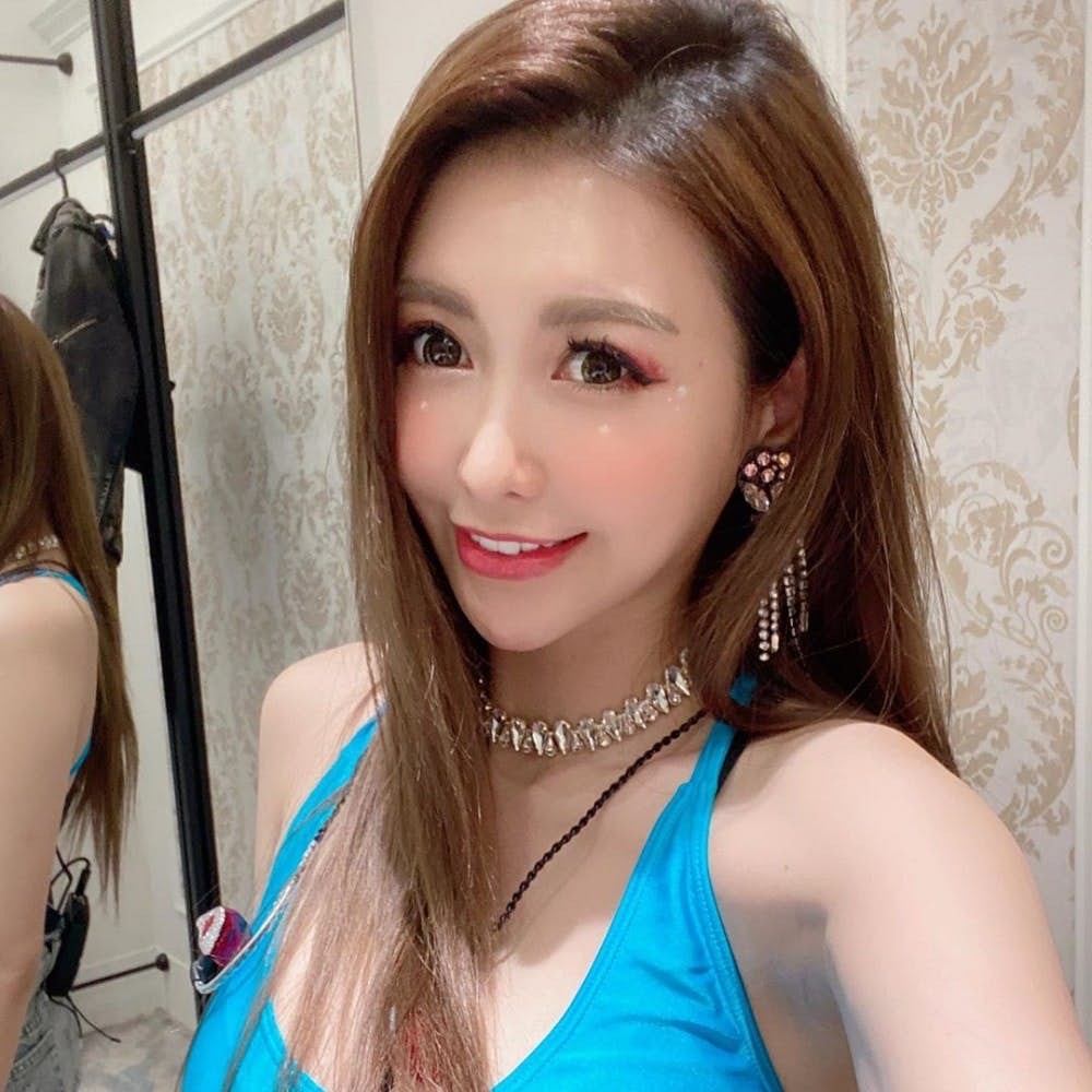 事件的起因源自於周揚青查閲男友的手機,才揭發羅志祥與其他女性出軌,事件亦引發起網民對於情侶之間應否互查手機的爭議