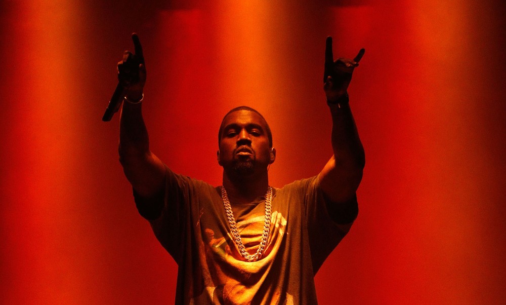 Kanye West的成功絕非僥倖,早在YEEZY成立之前Kanye West早已經建立出自己的人際網絡